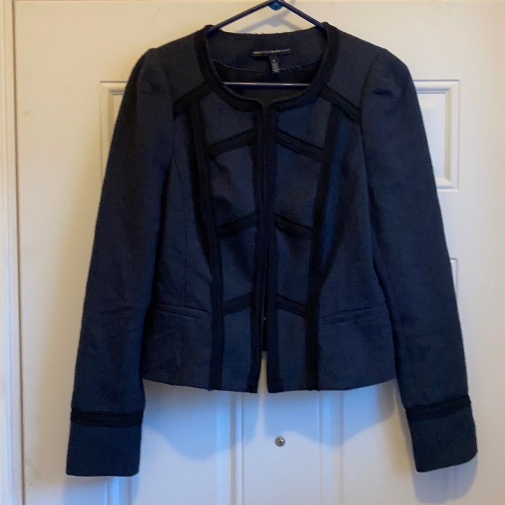 Detailed navy and black fitted blazer